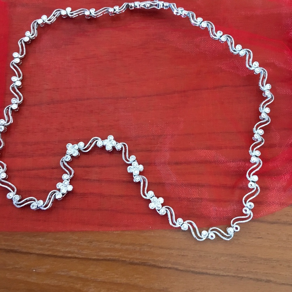 Gorgeous Necklace ~ fancy or everyday! 🎁🎁🎁🎁